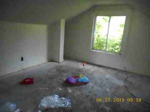 8523 Strathmoor (32)_m.jpg